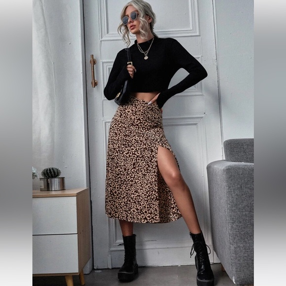 SHEIN Dresses & Skirts - Emery Rose (SHEIN) Unity All Over Print Split Thigh Skirt